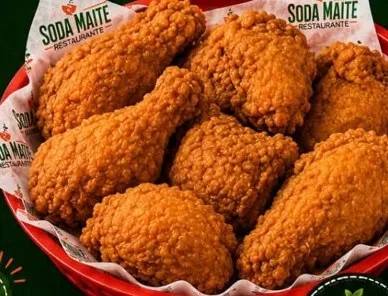 Canasta con 8 piezas de pollo frito