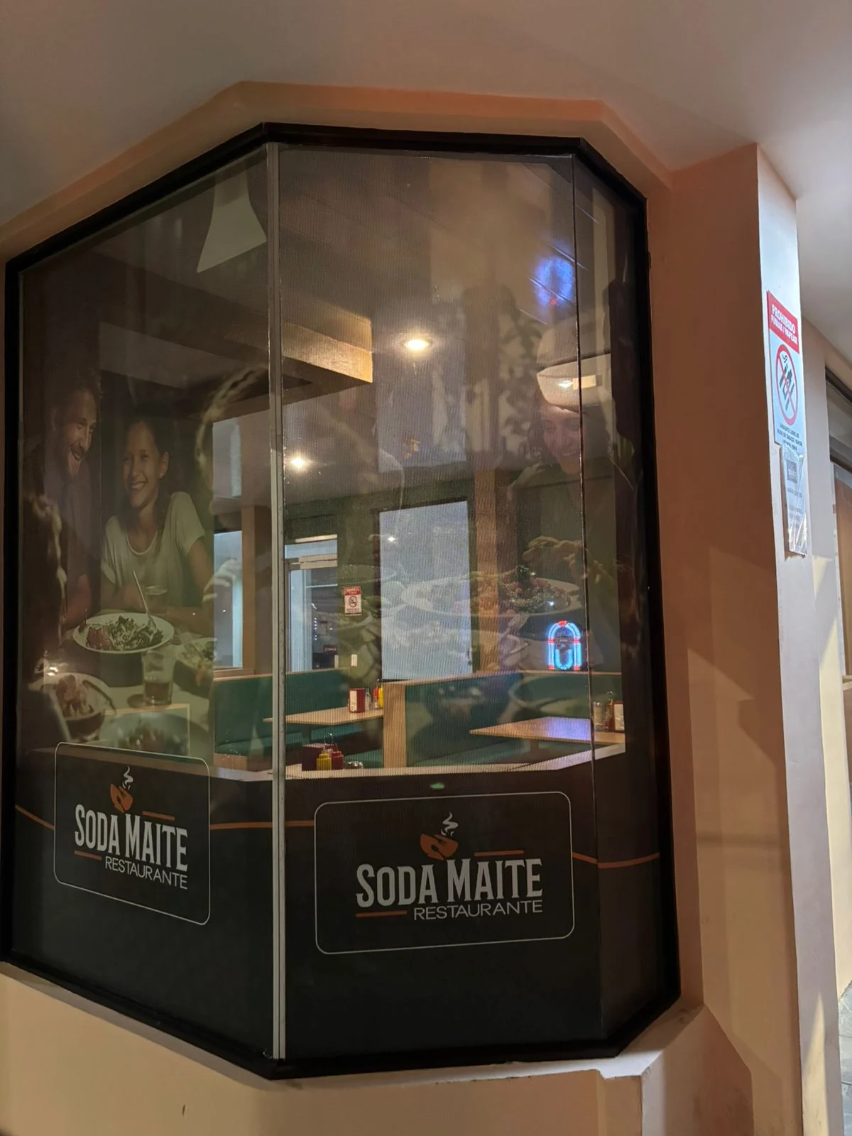 Vitrina de Soda Maite en Plaza Jireh