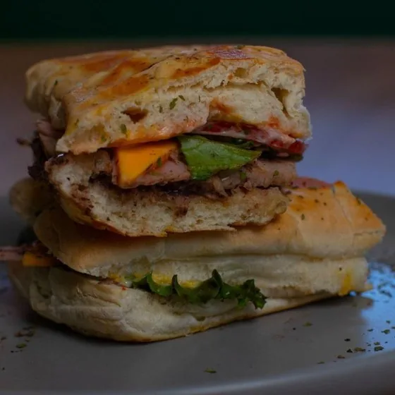 Sándwich de carne