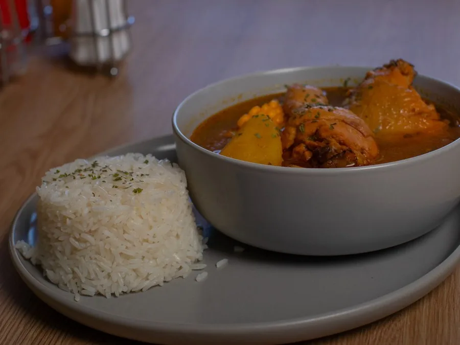 Sopa de pollo
